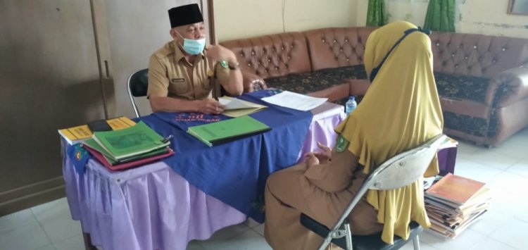 Supervisi  Perangkat Pembelajaran Oleh Pengawas