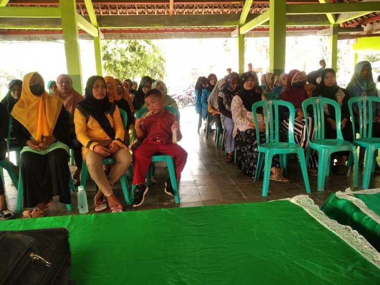 KP HCCM Jawa Timur Lakukan Sosialisasi Sertifikasi Halal Gratis di Desa Klumutan, Madiun