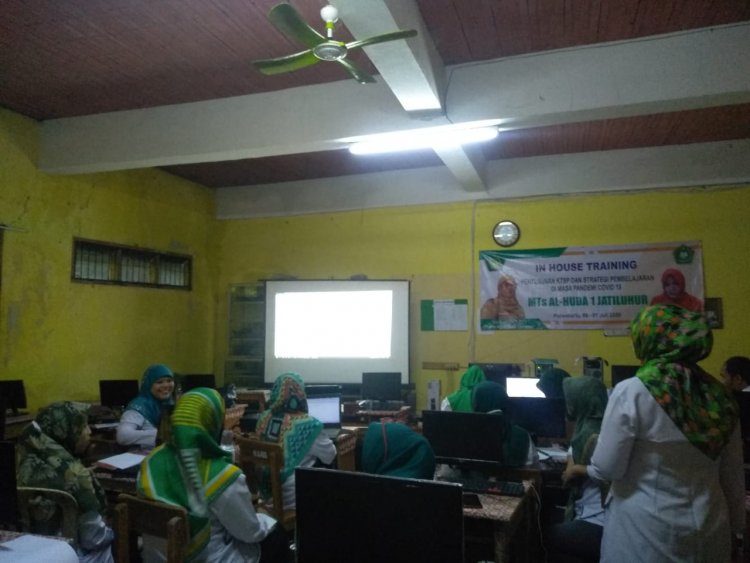 Berbagi Praktik Baik Penggunaan Google Classroom dan Google Form pada Masa Pandemi