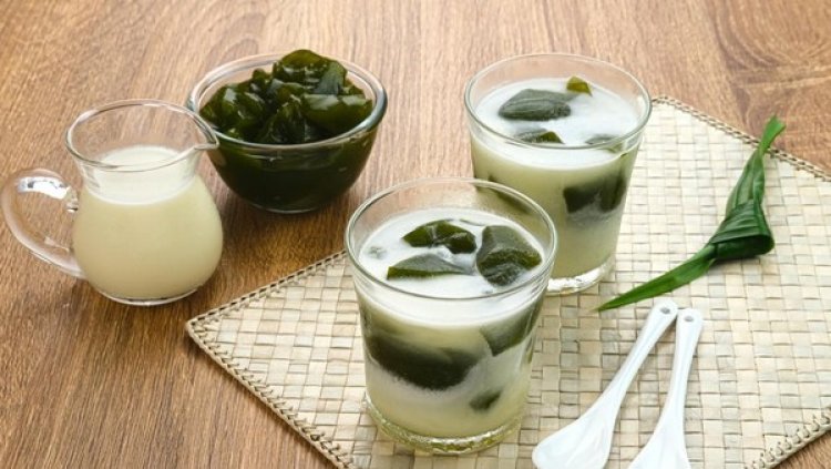 Tips dan Kesehatan Meminum Air Aka Minuman Cincau Hijau saat Berbuka Puasa