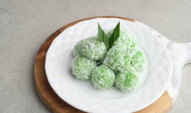 Klepon: Lezatnya Makanan Tradisional untuk Menu Berbuka Puasa
