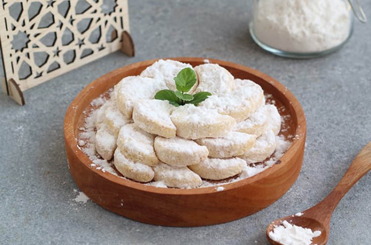 Kue Putri Salju Keju: Lezatnya Kehangatan Lebaran