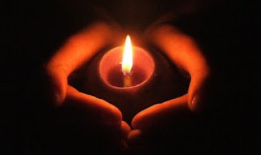 Cinta dalam Kerlip Lilin