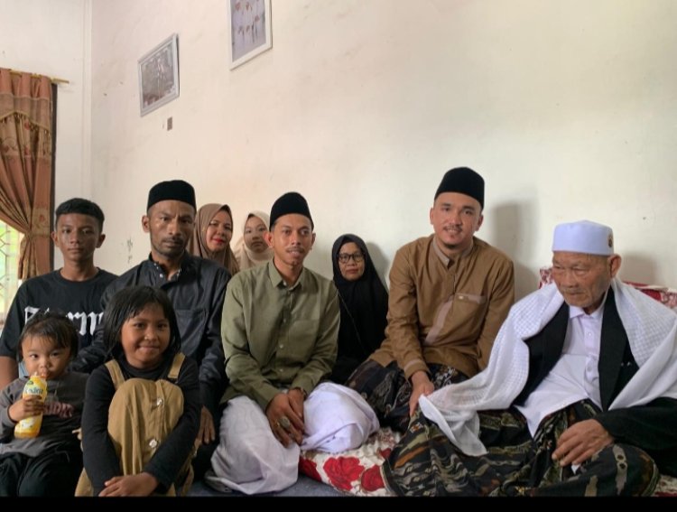 Jamaah Abu Muda Sangkalan ABDYA Silaturahmi dengan Pimpinan Pesantren Darul Munawarah Kuta Krueng