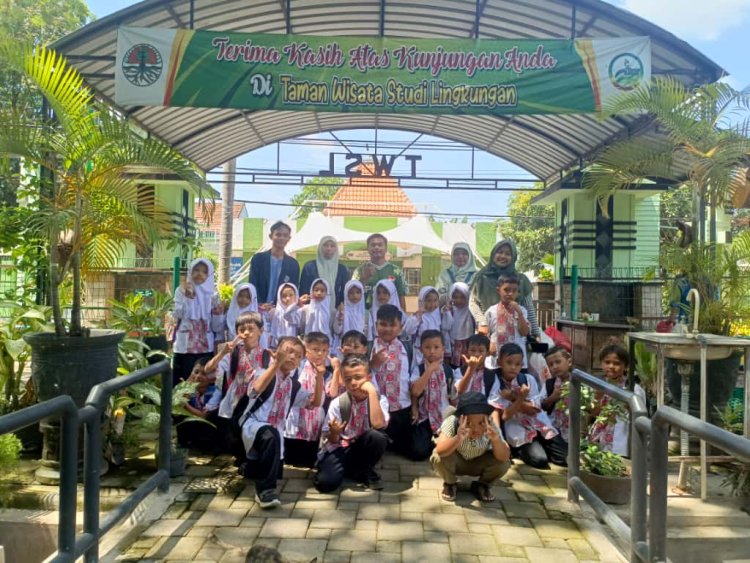 Outing Class Penuh Inspirasi: Mahasiswa PGMI IAD Probolinggo dan SDIT Alam Permata Leces Wujudkan Pembelajaran yang Hidup dan Menyenangkan