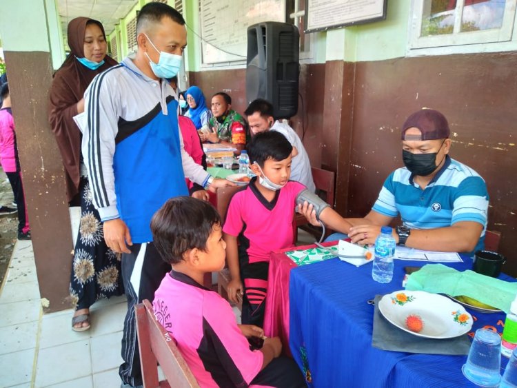 Vaksinasi Covid-19 Anak Usia 6-11 Tahun di SD Negeri 011 Titian Resak