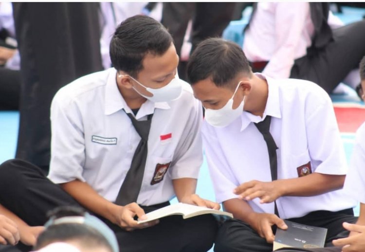 Menumbuhkan Minat Baca dan Menulis di SMK Negeri 1 Bayung Lencir