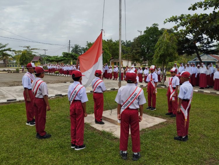 Pengaruh Kegiatan Upacara Bendera terhadap Perilaku Siswa Sekolah Dasar