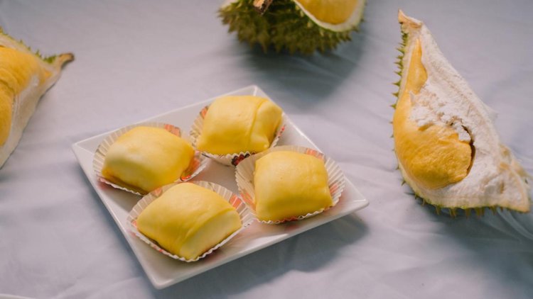 Kue Dadar Durian: Kelezatan Tropis yang Memikat Lidah