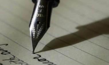 Kata yang Tertinggal di Ujung Pena