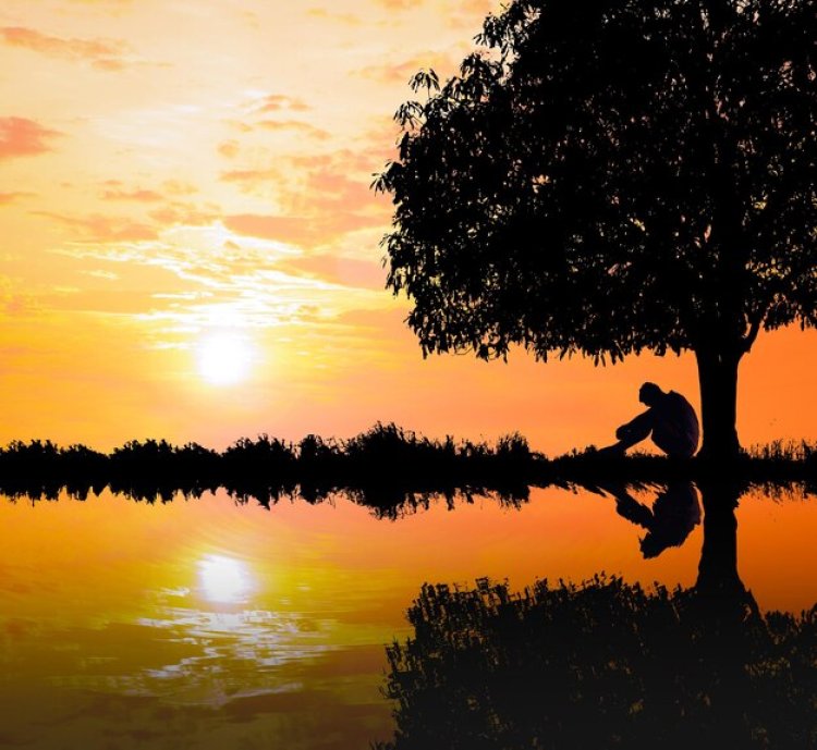 Senandung Hati di Ujung Senja