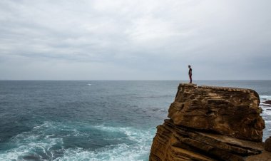 Sepotong Asa di Tepi Laut