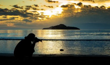 Kenangan yang Berlabuh di Laut Sepi