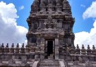 Di Atas Prambanan