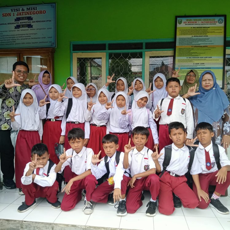 Tumbuhkan Cinta Baca Buku, SDN 3 Sampang Adakan Wisata Literasi Ke Perpustakaan Widya Pustaka SDN I Jatinegara