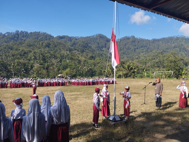 Meriah! 4 SD Negeri di Desa Sampang Laksanakan Peringatan HARDIKNAS Bersama