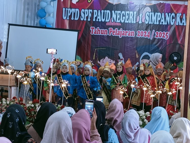 Panggung Gembira dan Pentas Seni Meriahkan Pelepasan Murid PAUD Negeri 1 Simpang Kanan