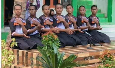 Santri Dayah Mini Aceh Peragakan Tari Saman Gayo